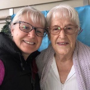 Meet your Posher, Lois